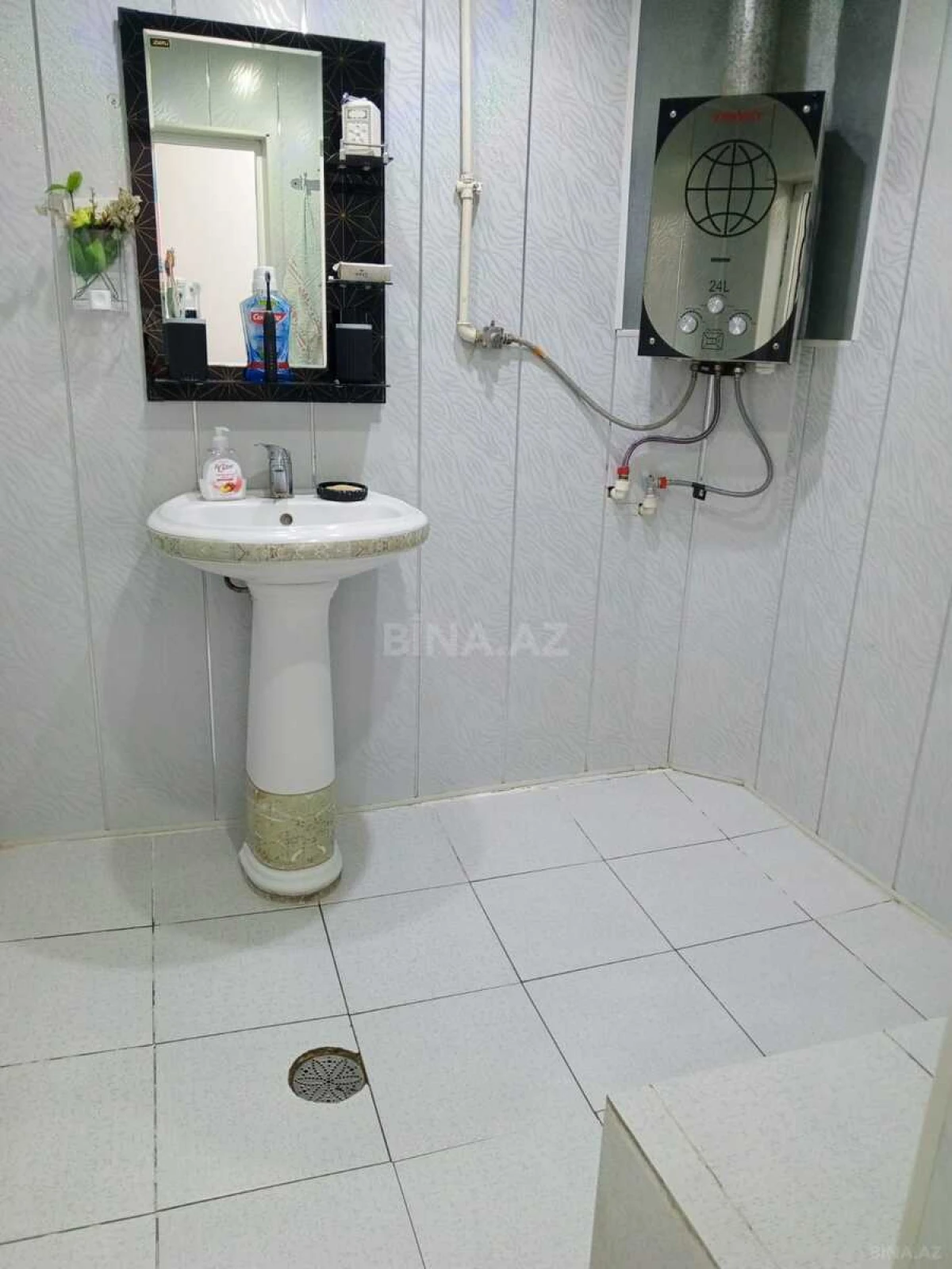 Satılır 3 otaqlı mənzil 108 m²