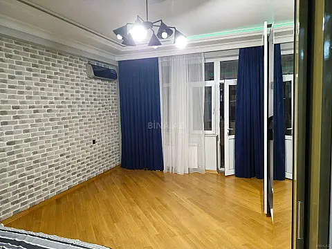 Kirayə verilir 3 otaqlı mənzil 150 m²