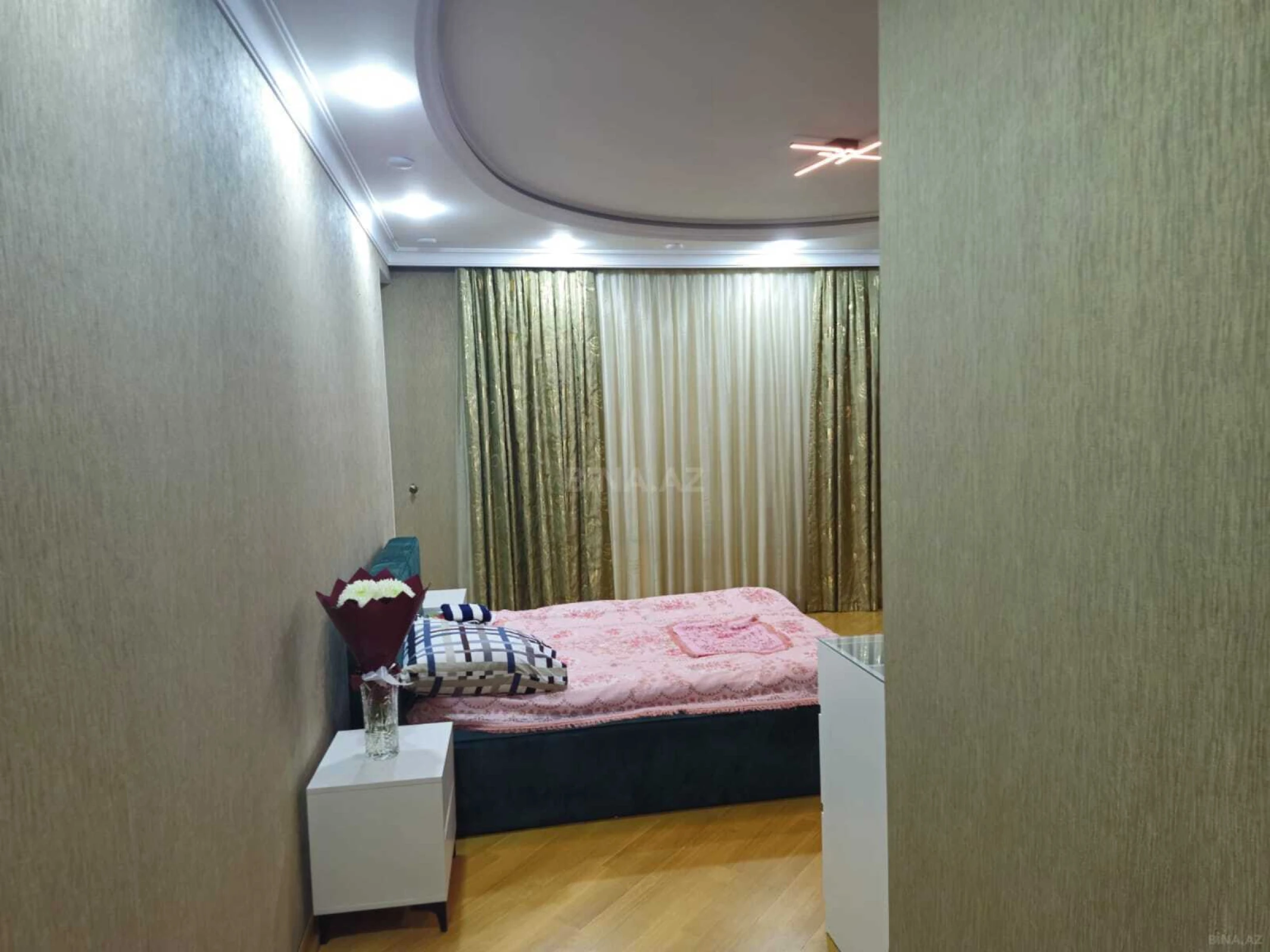 Kirayə verilir 3 otaqlı mənzil 150 m²