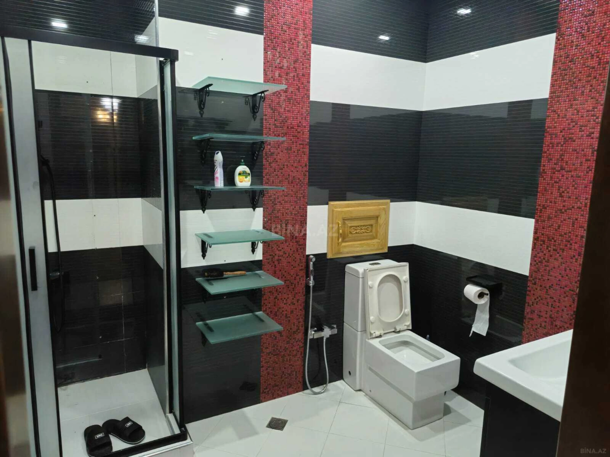 Kirayə verilir 3 otaqlı mənzil 150 m²
