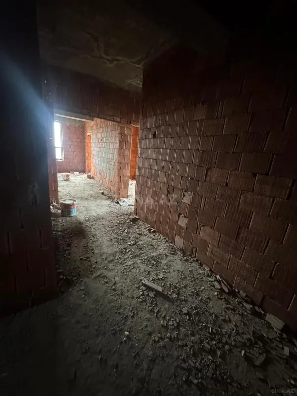 Satılır 4 otaqlı mənzil 110 m²