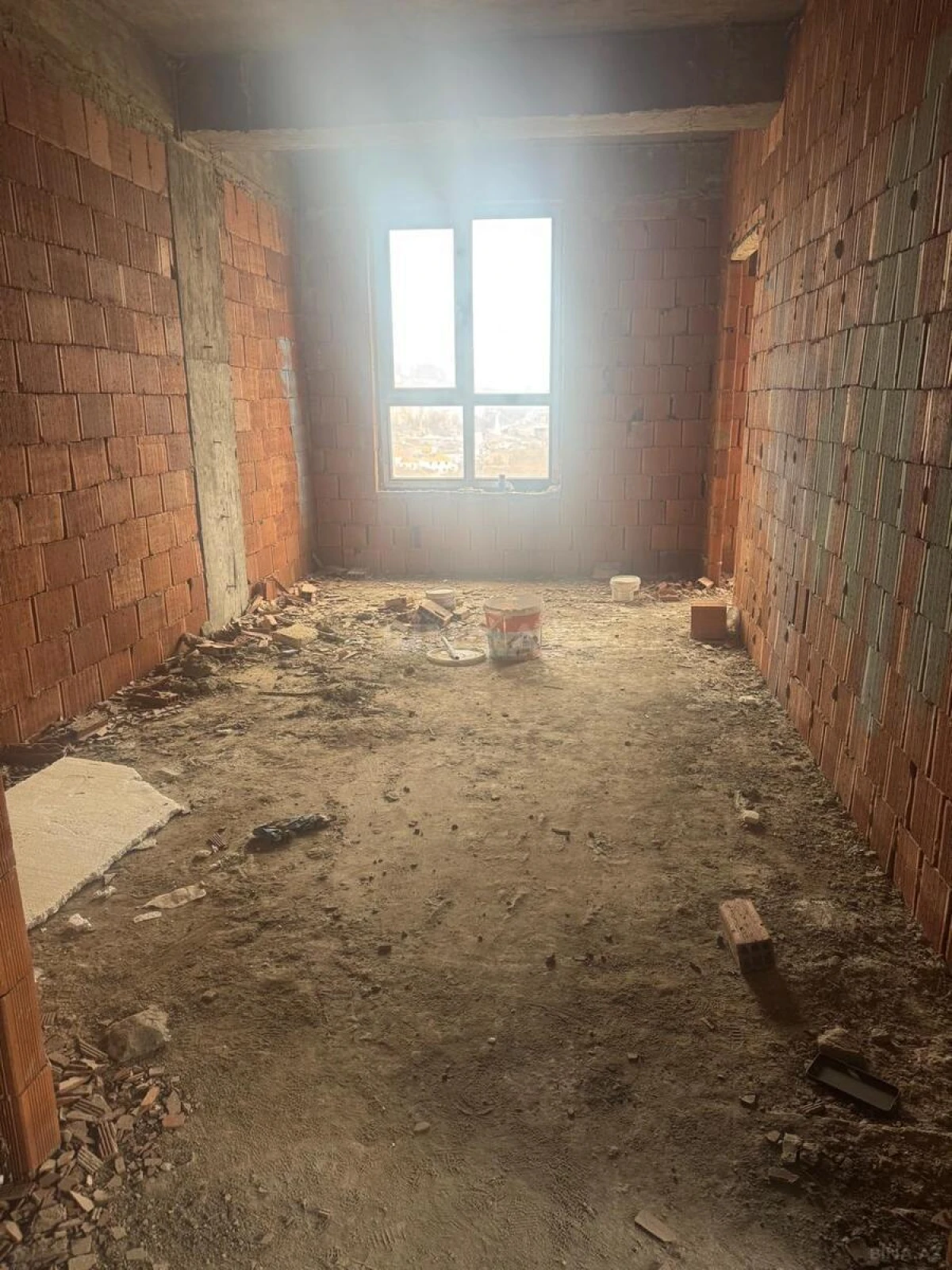 Satılır 4 otaqlı mənzil 110 m²