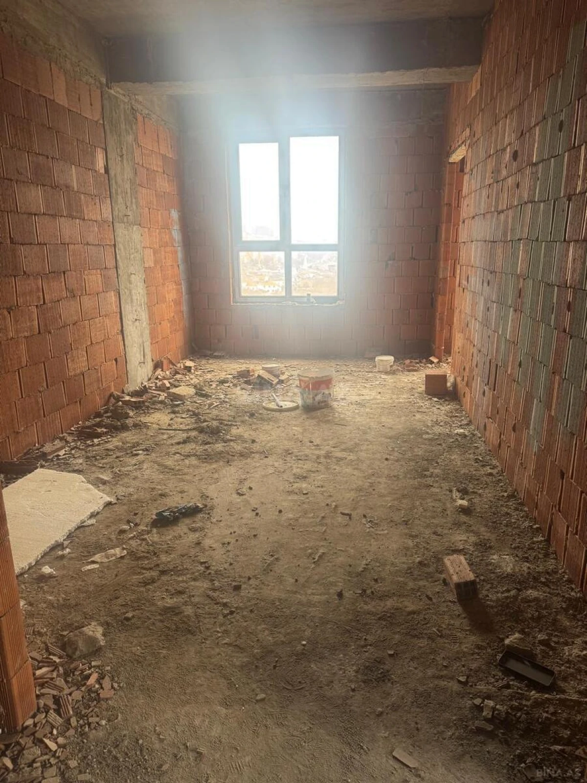 Satılır 4 otaqlı mənzil 110 m²