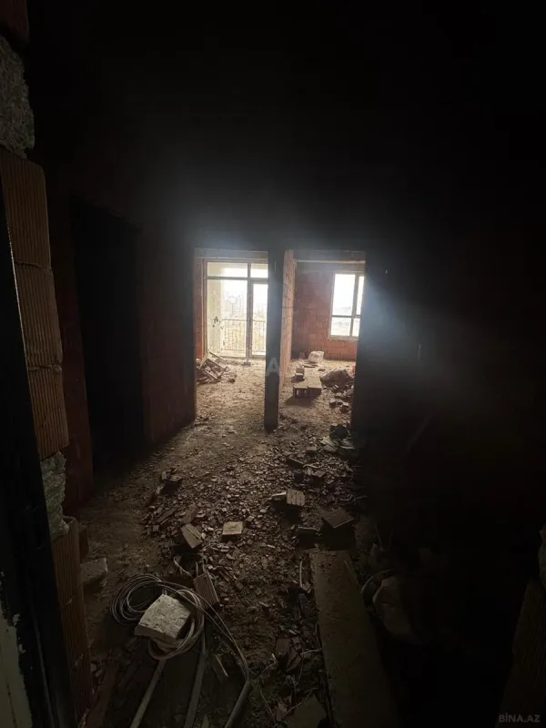 Satılır 4 otaqlı mənzil 110 m²