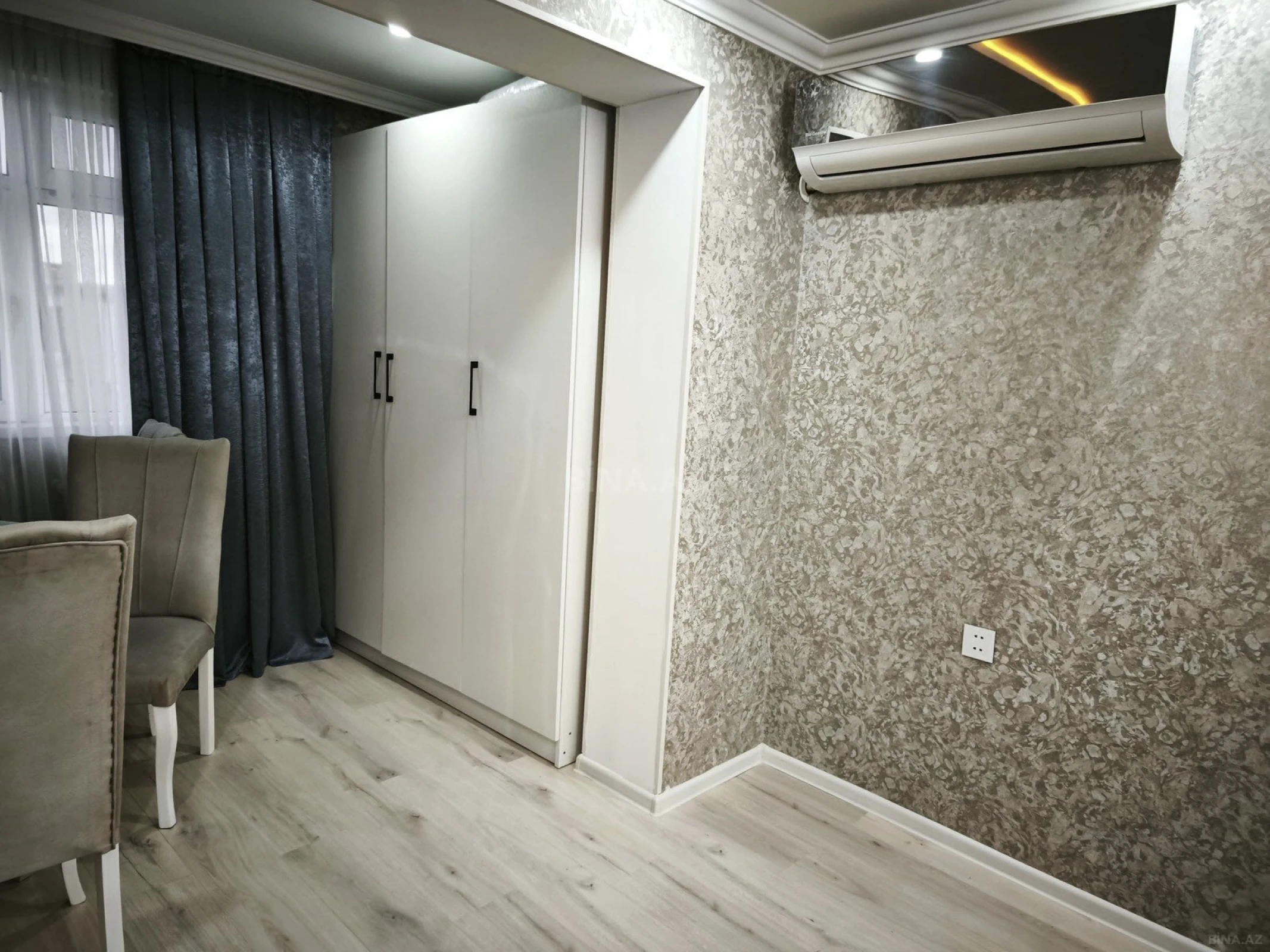Satılır 2 otaqlı mənzil 55 m²