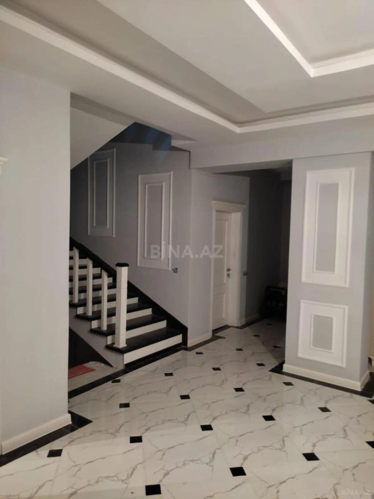 Satılır 5 otaqlı həyət evi 320 m²