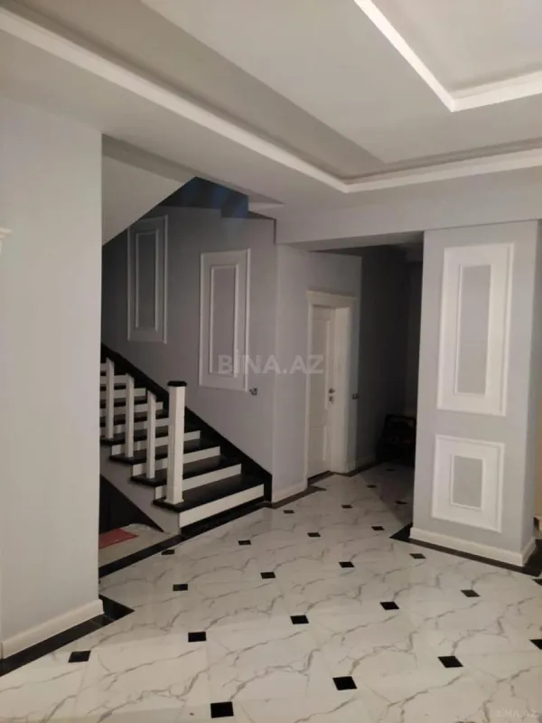 Satılır 5 otaqlı həyət evi 320 m²