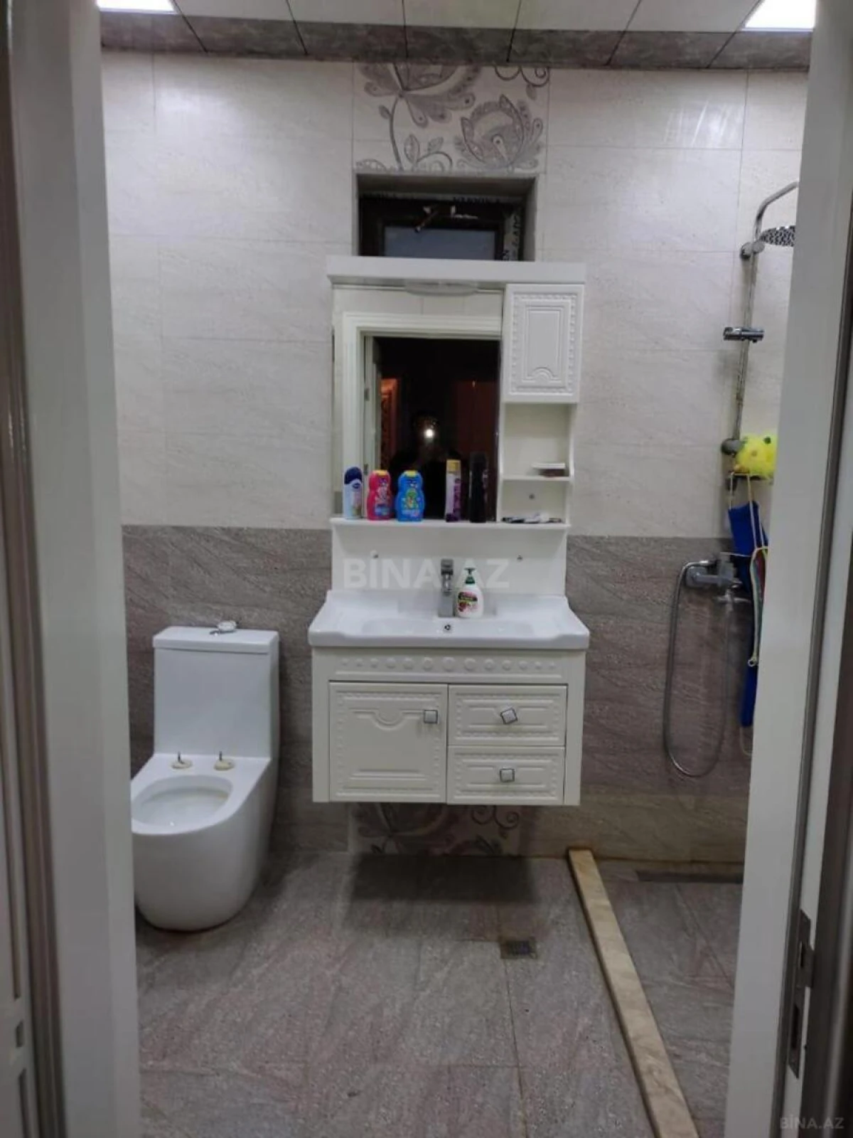 Satılır 5 otaqlı həyət evi 320 m²