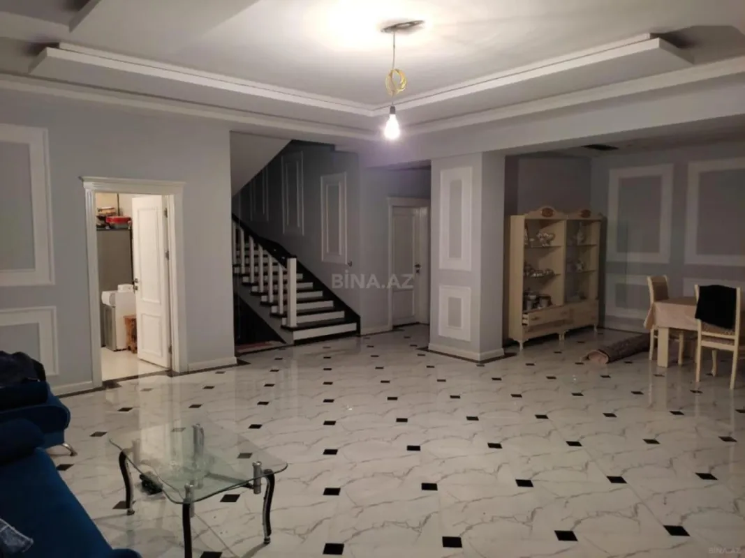 Satılır 5 otaqlı həyət evi 320 m²