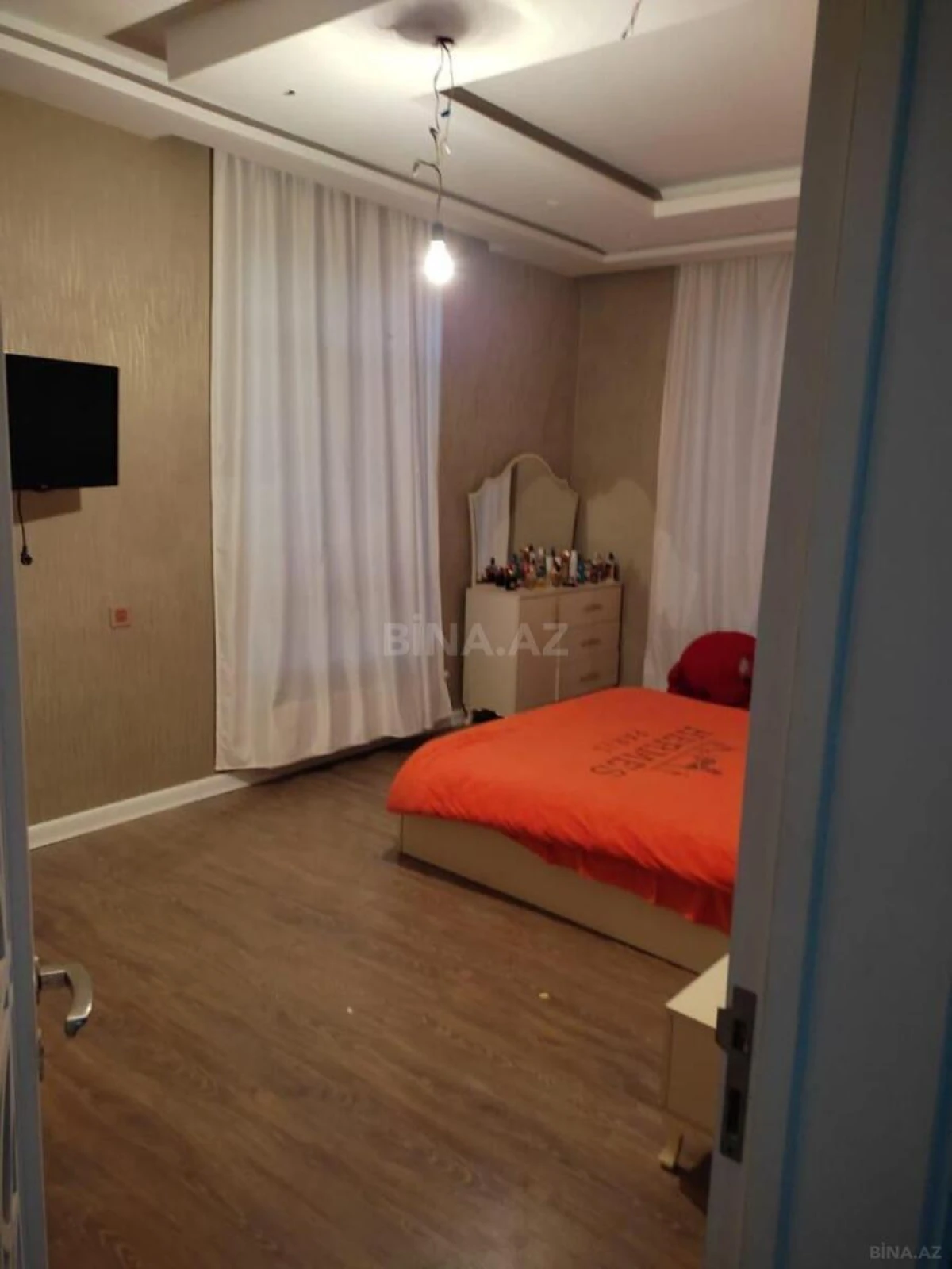 Satılır 5 otaqlı həyət evi 320 m²
