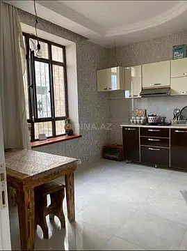 Satılır 5 otaqlı həyət evi 320 m²