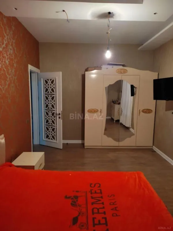 Satılır 5 otaqlı həyət evi 320 m²