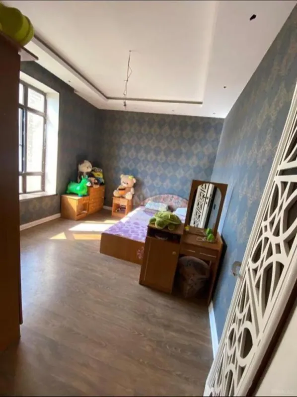 Satılır 5 otaqlı həyət evi 320 m²