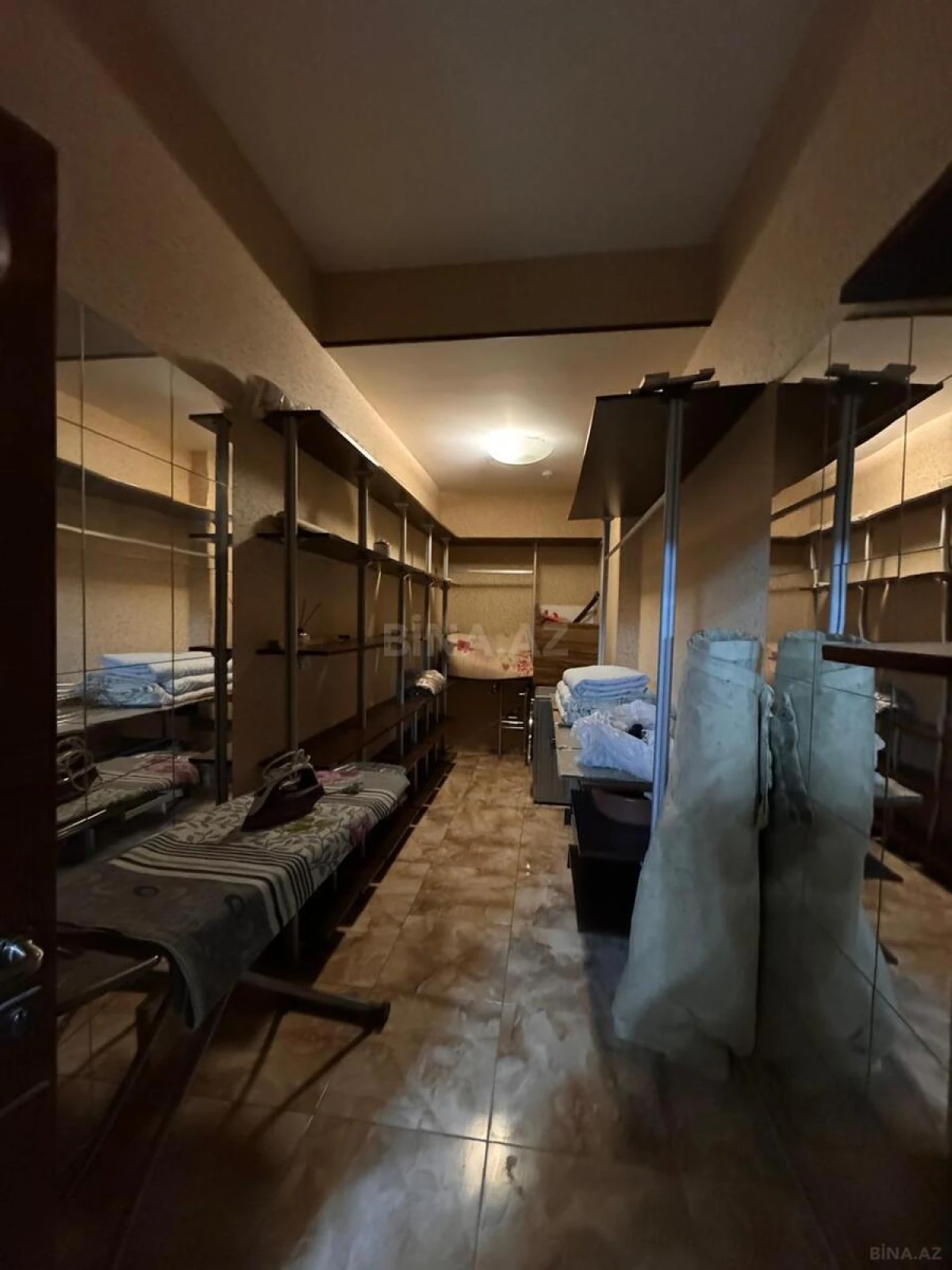 Kirayə verilir 4 otaqlı mənzil 220 m²