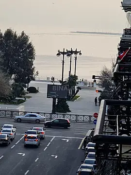 Kirayə verilir 4 otaqlı mənzil 220 m²