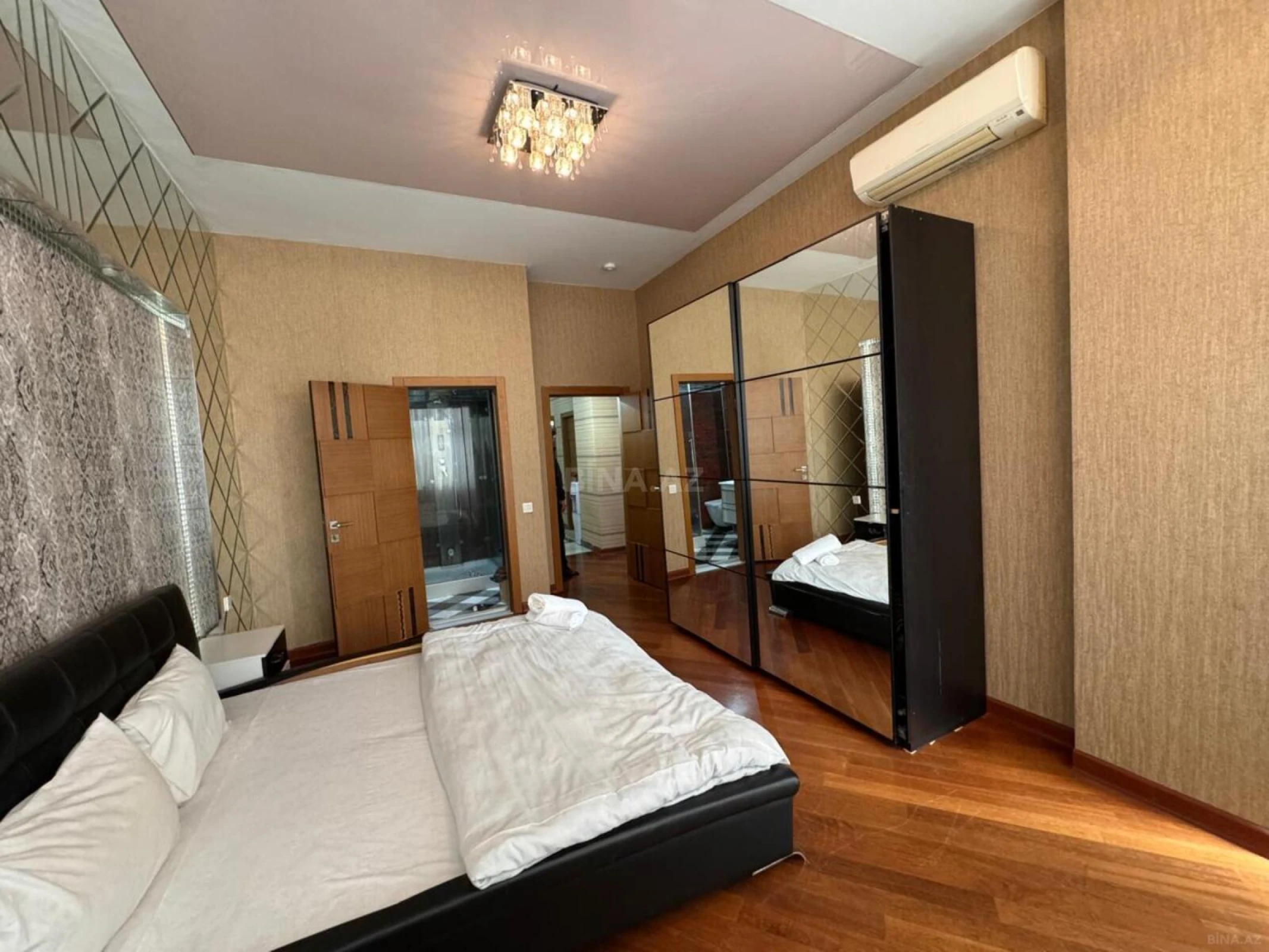 Kirayə verilir 4 otaqlı mənzil 220 m²