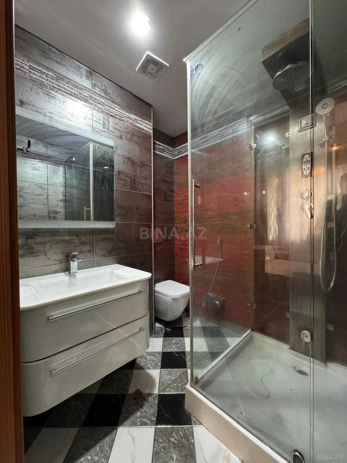 Kirayə verilir 4 otaqlı mənzil 220 m²
