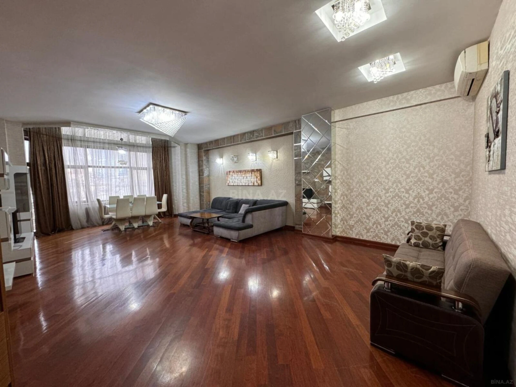 Kirayə verilir 4 otaqlı mənzil 220 m²