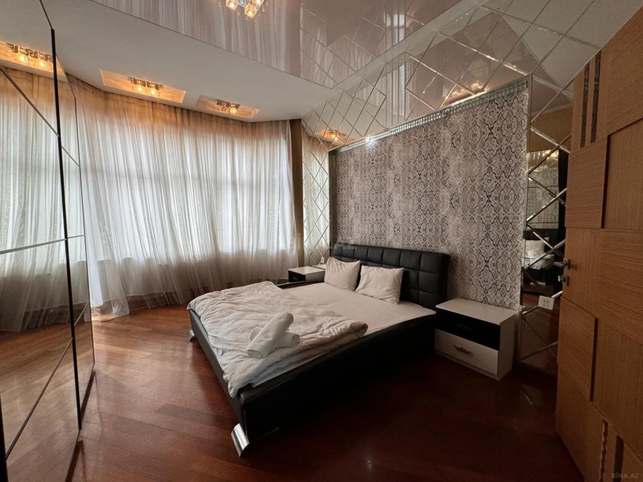 Kirayə verilir 4 otaqlı mənzil 220 m²