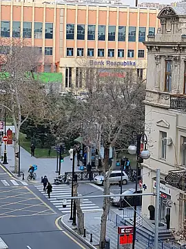 Kirayə verilir 4 otaqlı mənzil 220 m²