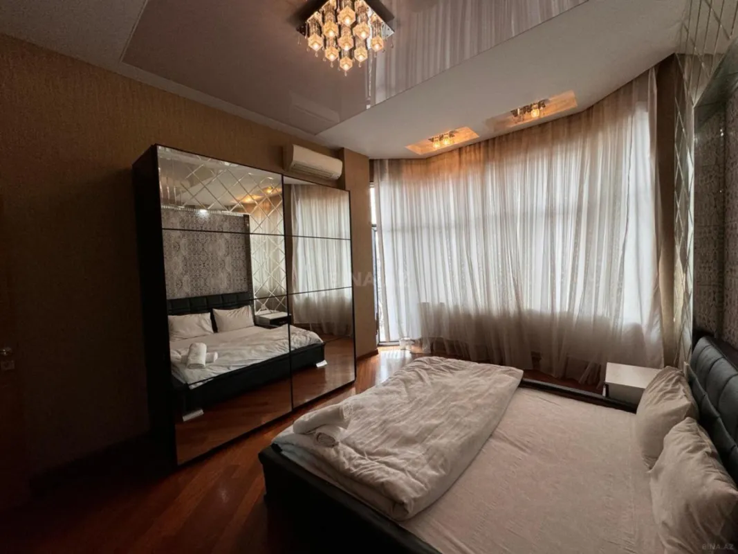 Kirayə verilir 4 otaqlı mənzil 220 m²