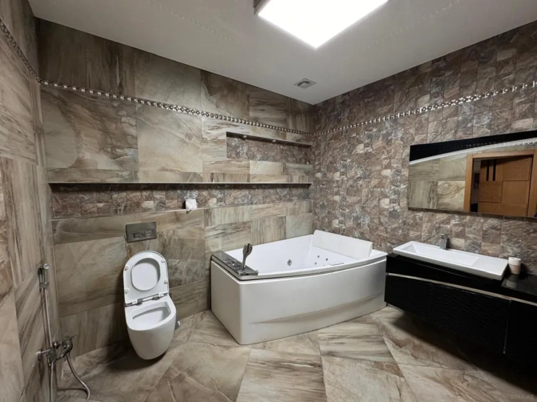 Kirayə verilir 4 otaqlı mənzil 220 m²