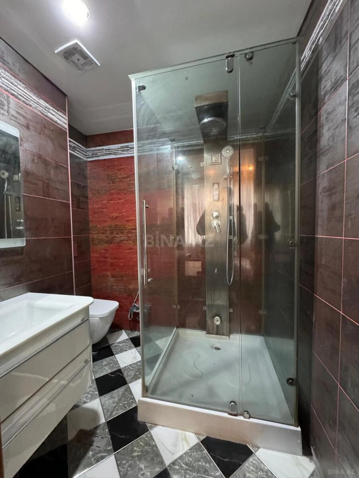 Kirayə verilir 4 otaqlı mənzil 220 m²
