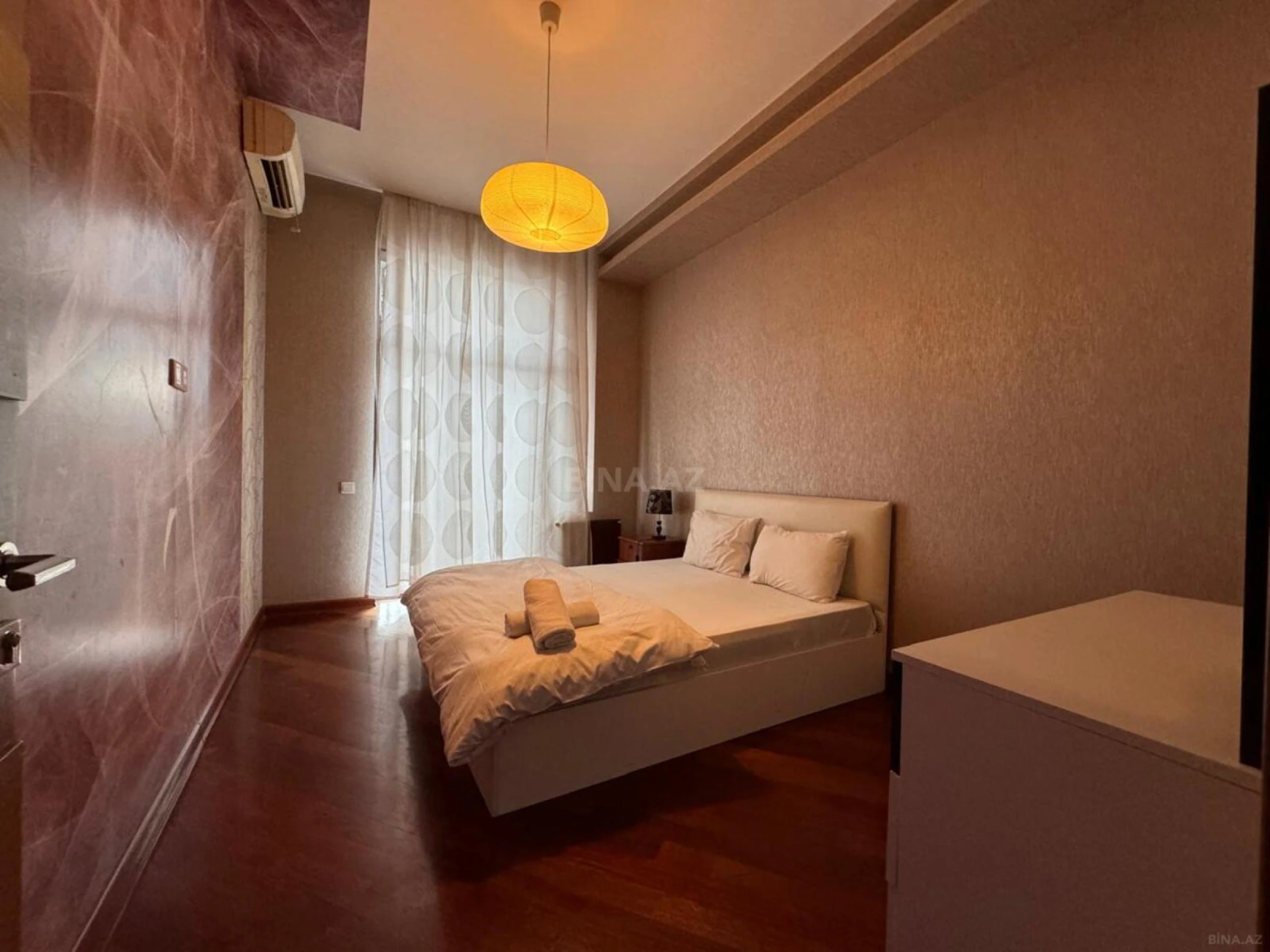 Kirayə verilir 4 otaqlı mənzil 220 m²