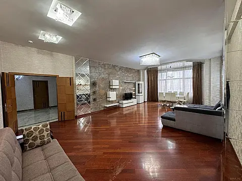 Kirayə verilir 4 otaqlı mənzil 220 m²