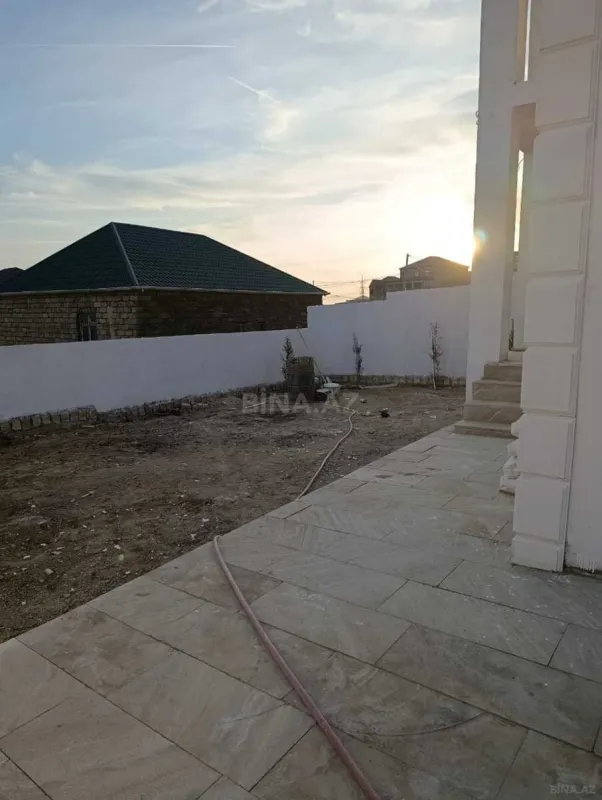 Satılır 5 otaqlı həyət evi 175 m²