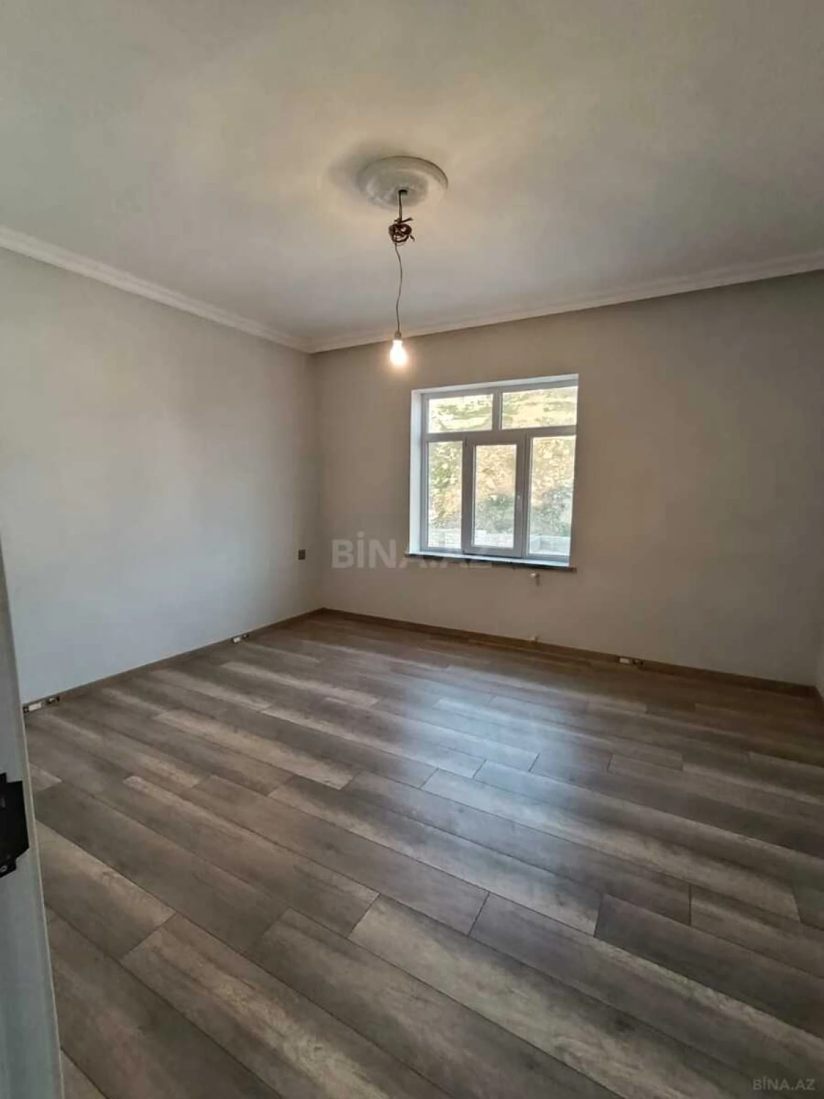 Satılır 5 otaqlı həyət evi 175 m²