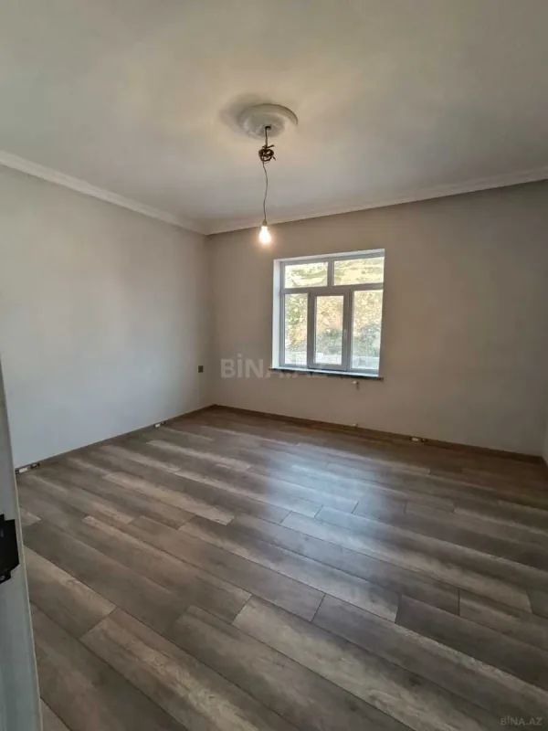 Satılır 5 otaqlı həyət evi 175 m²