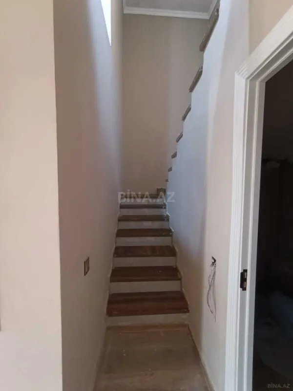 Satılır 5 otaqlı həyət evi 175 m²