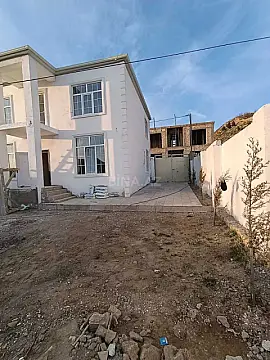Satılır 5 otaqlı həyət evi 175 m²