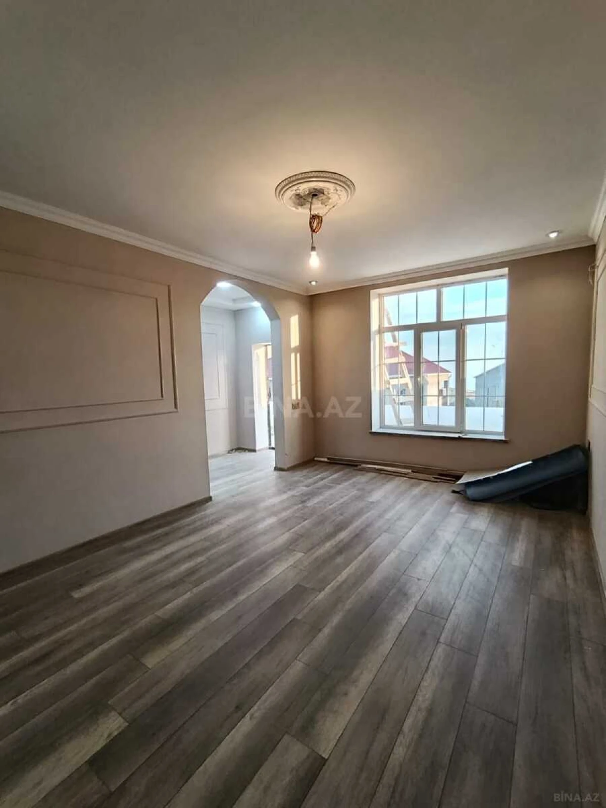 Satılır 5 otaqlı həyət evi 175 m²