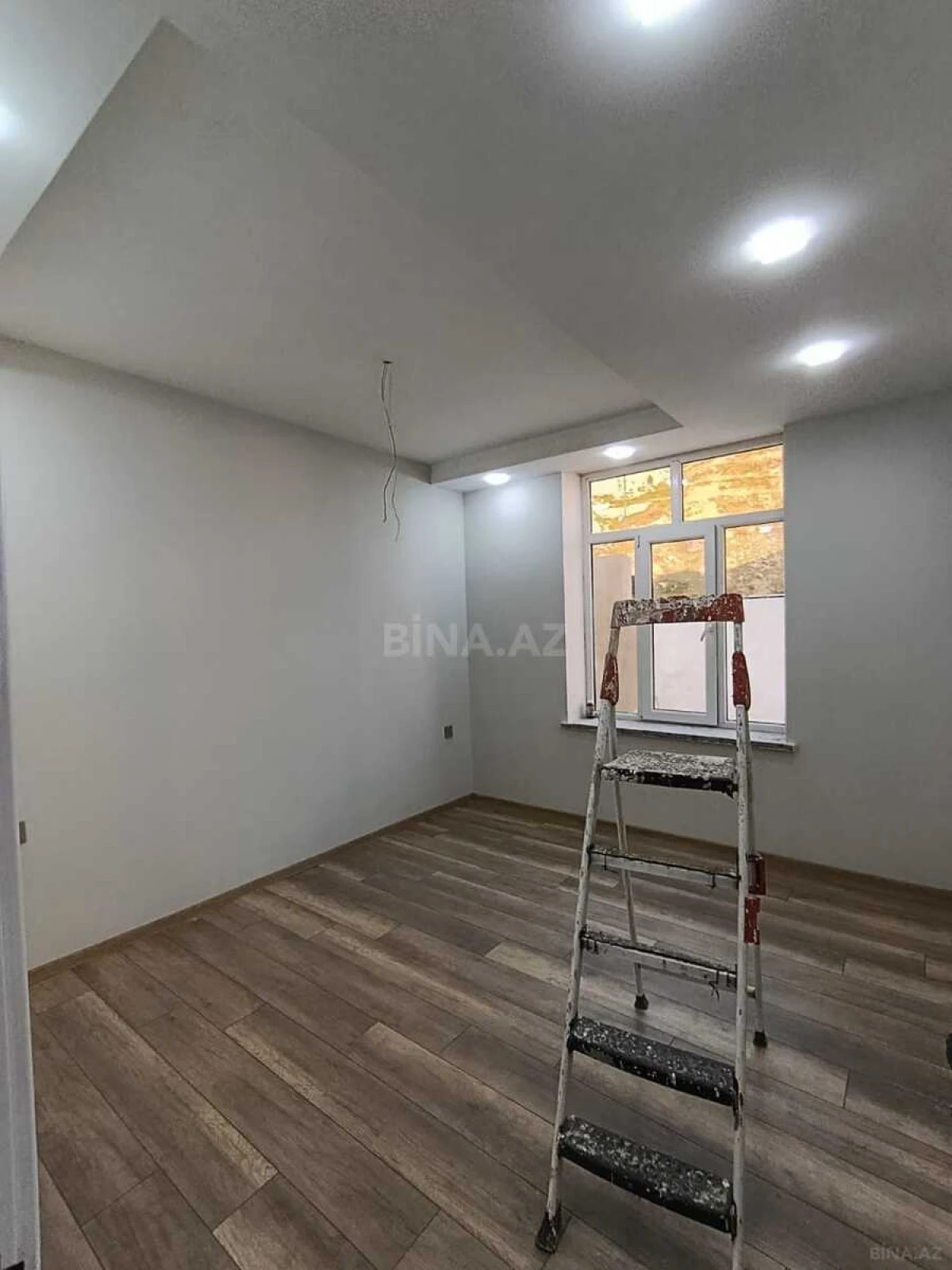 Satılır 5 otaqlı həyət evi 175 m²