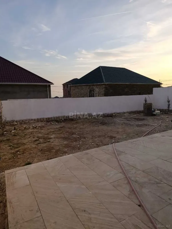 Satılır 5 otaqlı həyət evi 175 m²