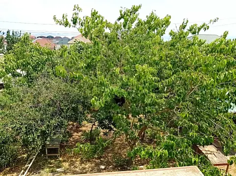 Satılır 5 otaqlı həyət evi 150 m²