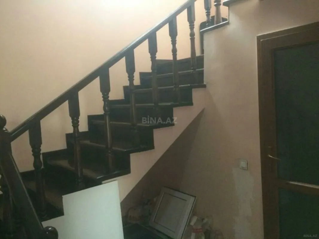 Satılır 5 otaqlı həyət evi 220 m²
