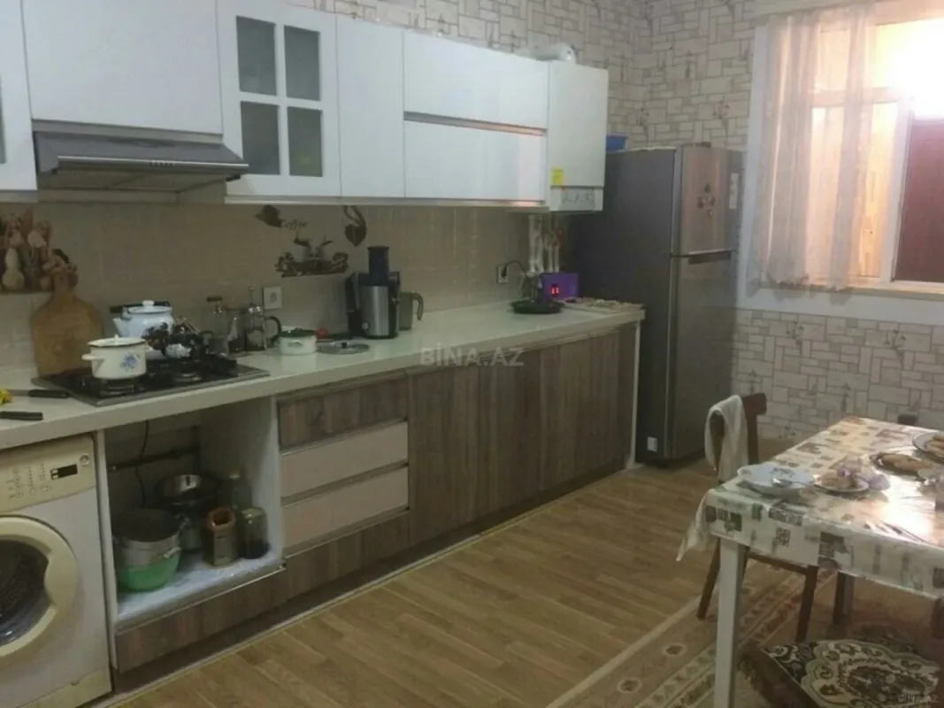 Satılır 5 otaqlı həyət evi 220 m²
