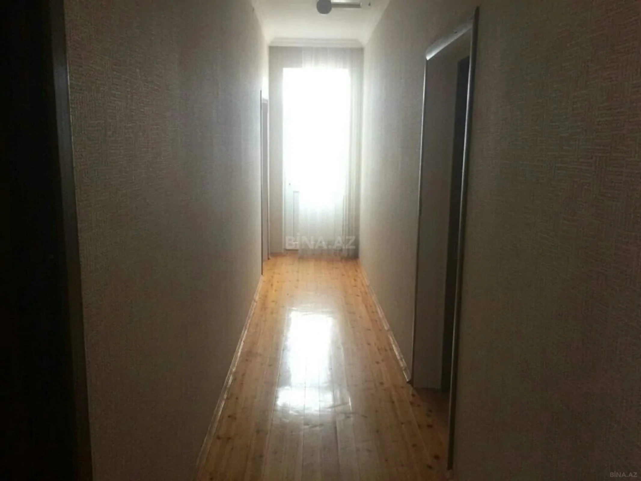 Satılır 5 otaqlı həyət evi 220 m²