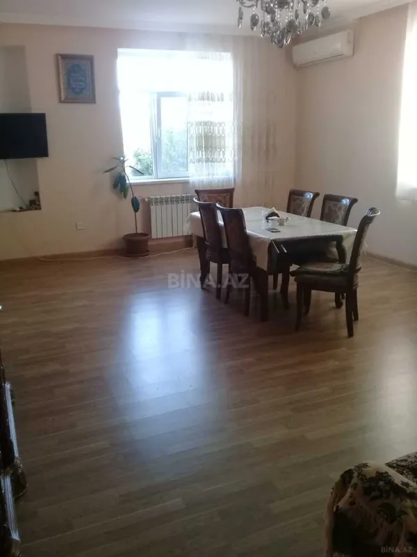 Satılır 5 otaqlı həyət evi 220 m²