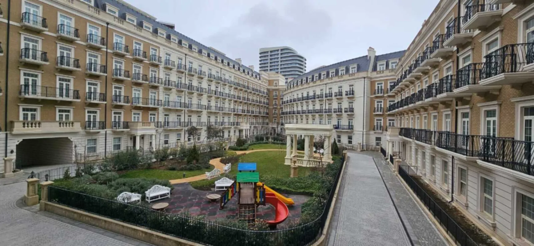 Satılır 3 otaqlı mənzil 105 m²