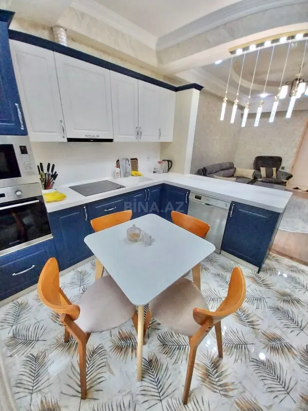 Kirayə verilir 3 otaqlı mənzil 120 m²