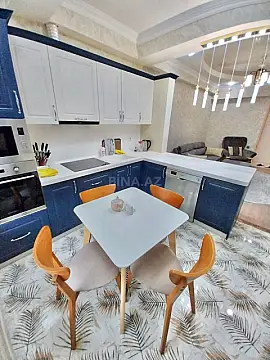 Kirayə verilir 3 otaqlı mənzil 120 m²