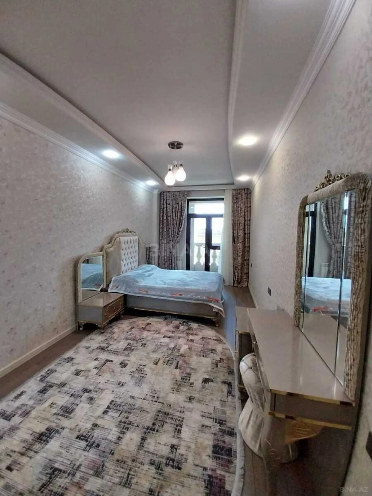 Kirayə verilir 3 otaqlı mənzil 120 m²