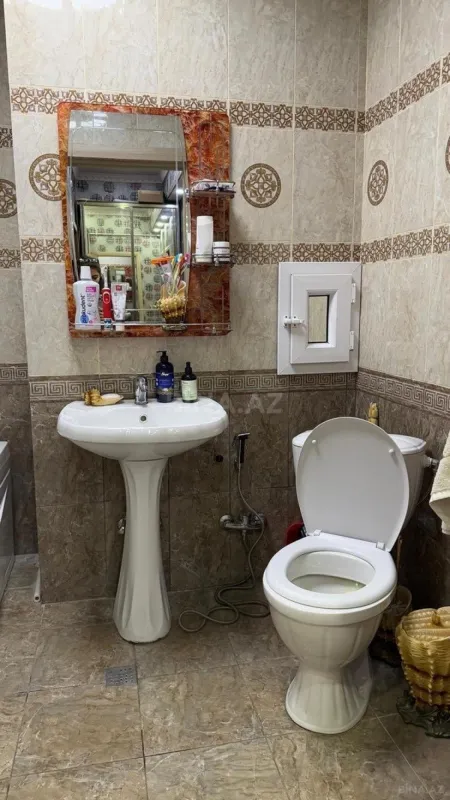 Kirayə verilir 2 otaqlı mənzil 65 m²