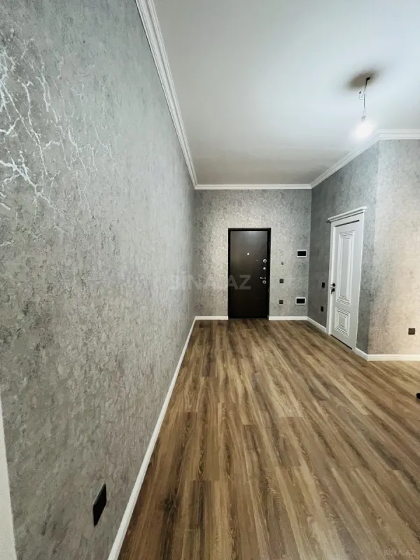 Satılır 2 otaqlı mənzil 83 m²