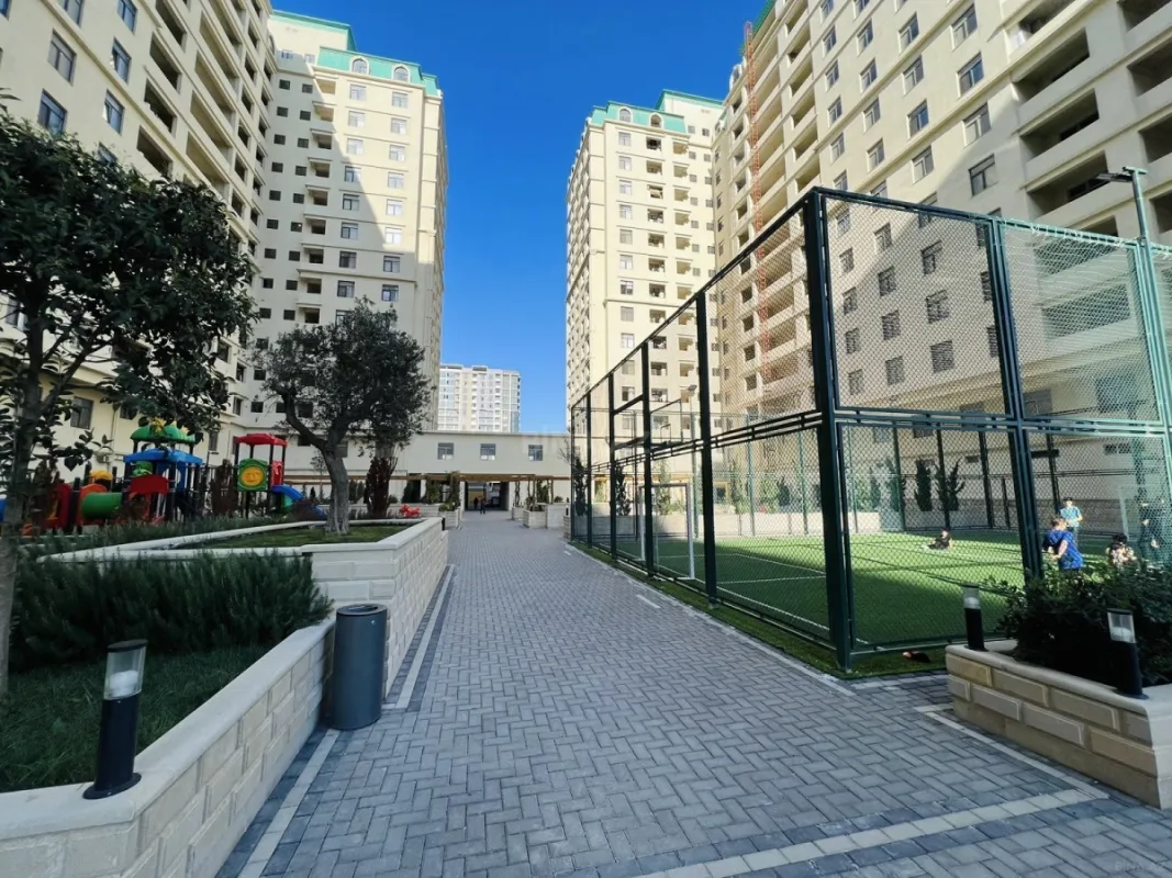 Satılır 2 otaqlı mənzil 83 m²