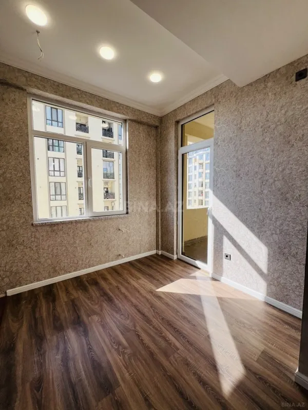 Satılır 2 otaqlı mənzil 83 m²